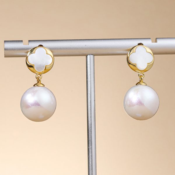 Hebes Pearl Earrings HC90391L